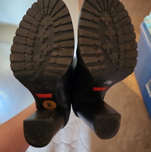 Beautiful levi's boots - Picture 7 of 7